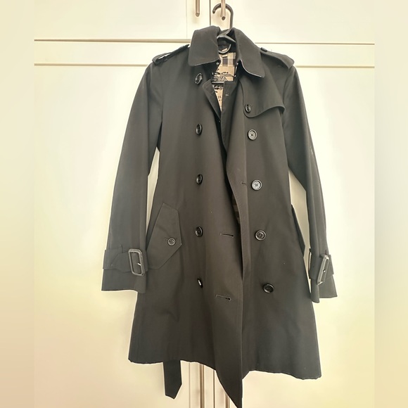 Burberry Kensington Short Trenchcoat size 2 color black - Picture 4 of 9